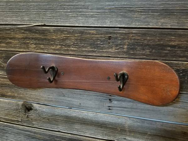 Cabides para mini snowboard com dois ganchos